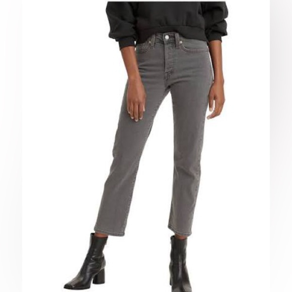 Levi's Women's Straight Leg Jeans in Gray